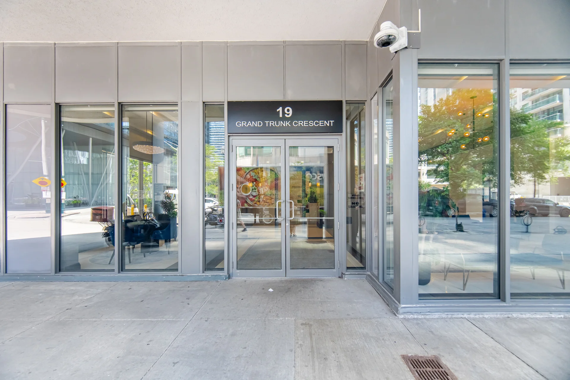 19 Grand Trunk Crescent #3708, Toronto - photo 2