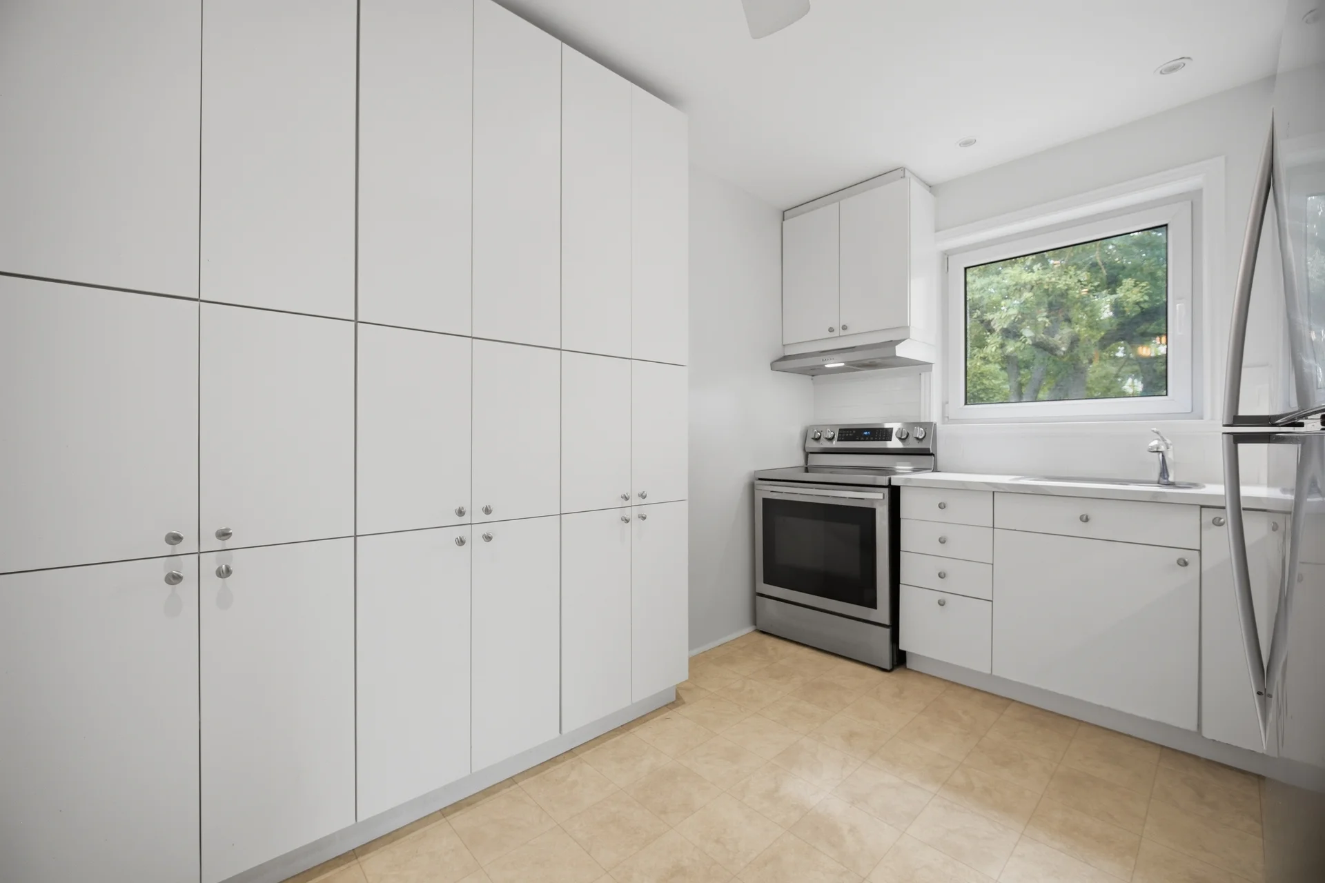 154 Martin Grove Road, Etobicoke - photo 17
