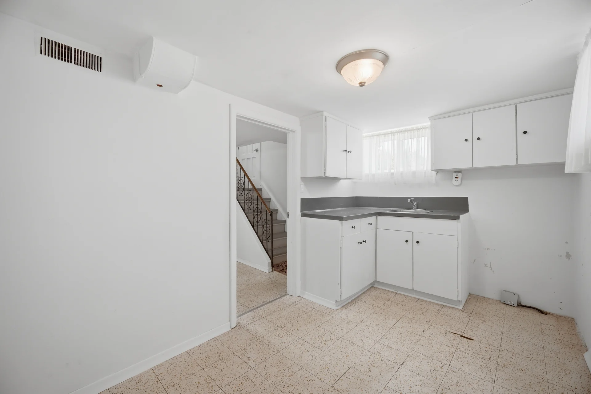 3659872