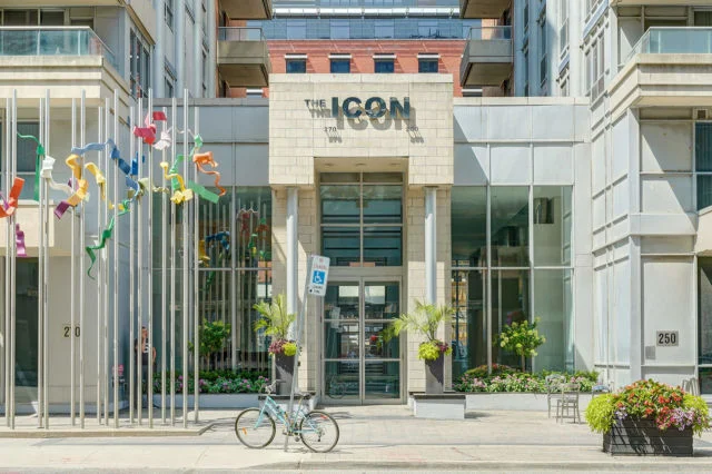 #635-250 Wellington Street West, Toronto - photo 2