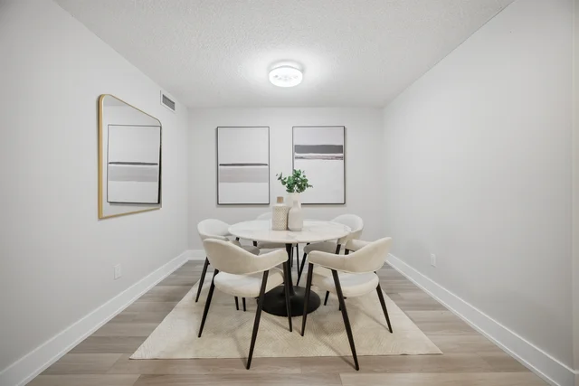 #635-250 Wellington Street West, Toronto - photo 9