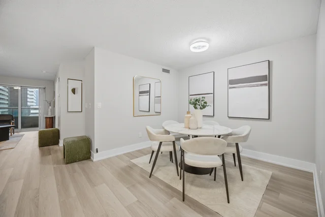 #635-250 Wellington Street West, Toronto - photo 11