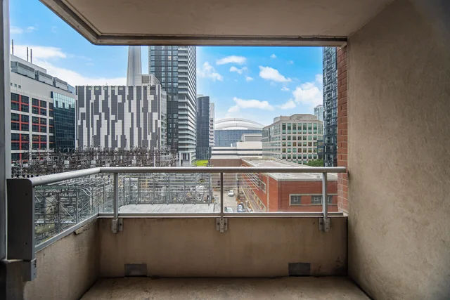 #635-250 Wellington Street West, Toronto - photo 28
