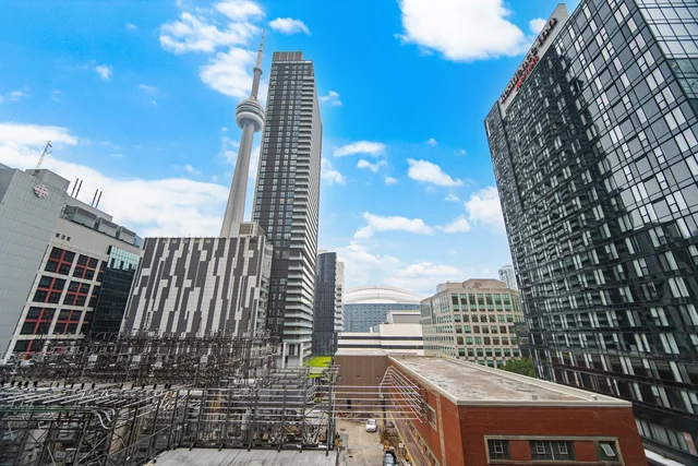 #635-250 Wellington Street West, Toronto - photo 30