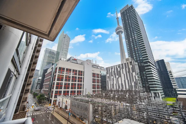 #635-250 Wellington Street West, Toronto - photo 31