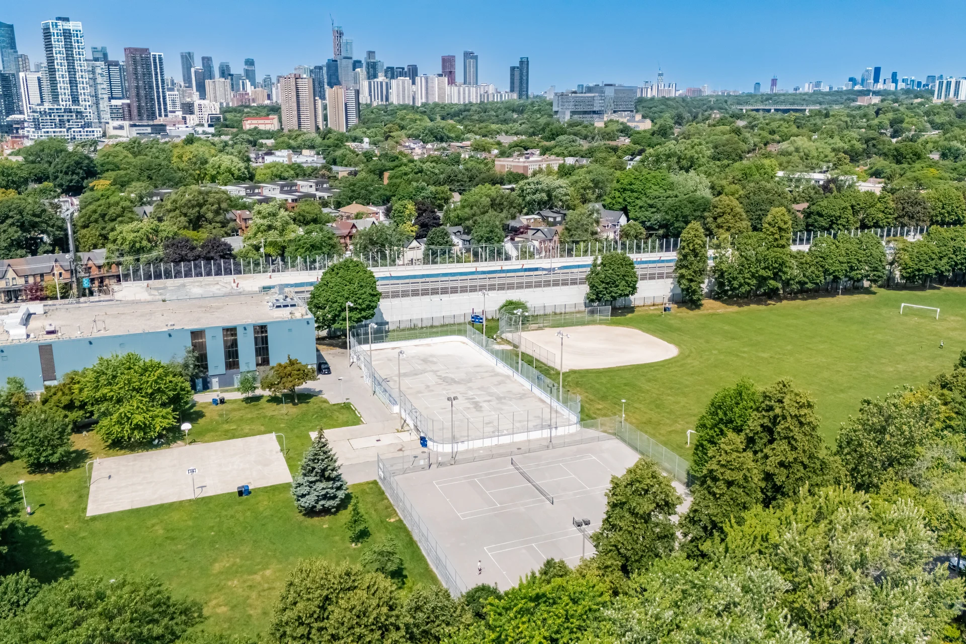 3660491