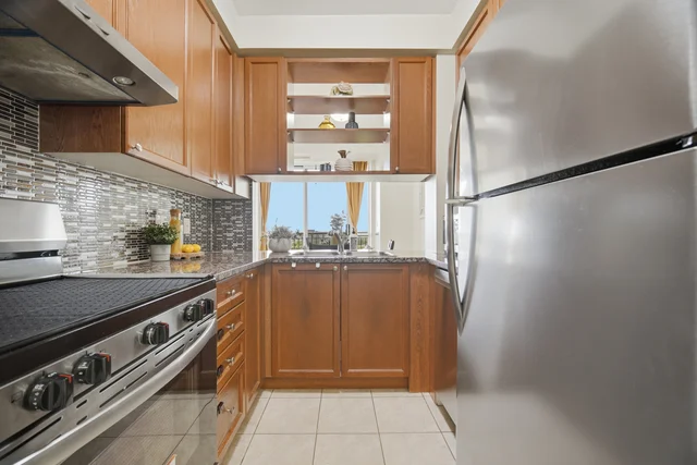 #1011-2379 Central Park Drive, Oakville - photo 10