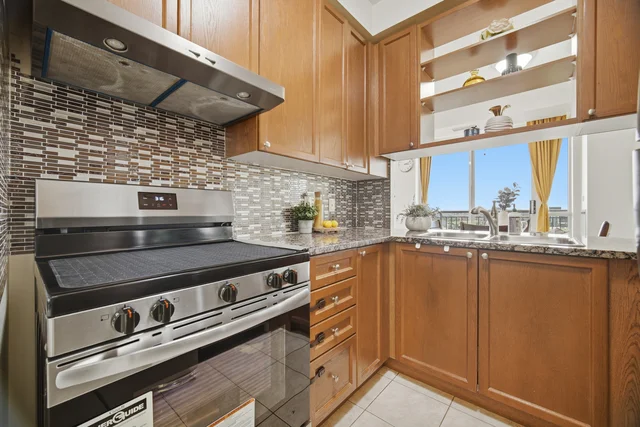 #1011-2379 Central Park Drive, Oakville - photo 12