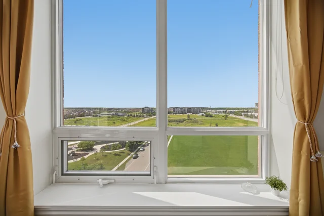 #1011-2379 Central Park Drive, Oakville - photo 22