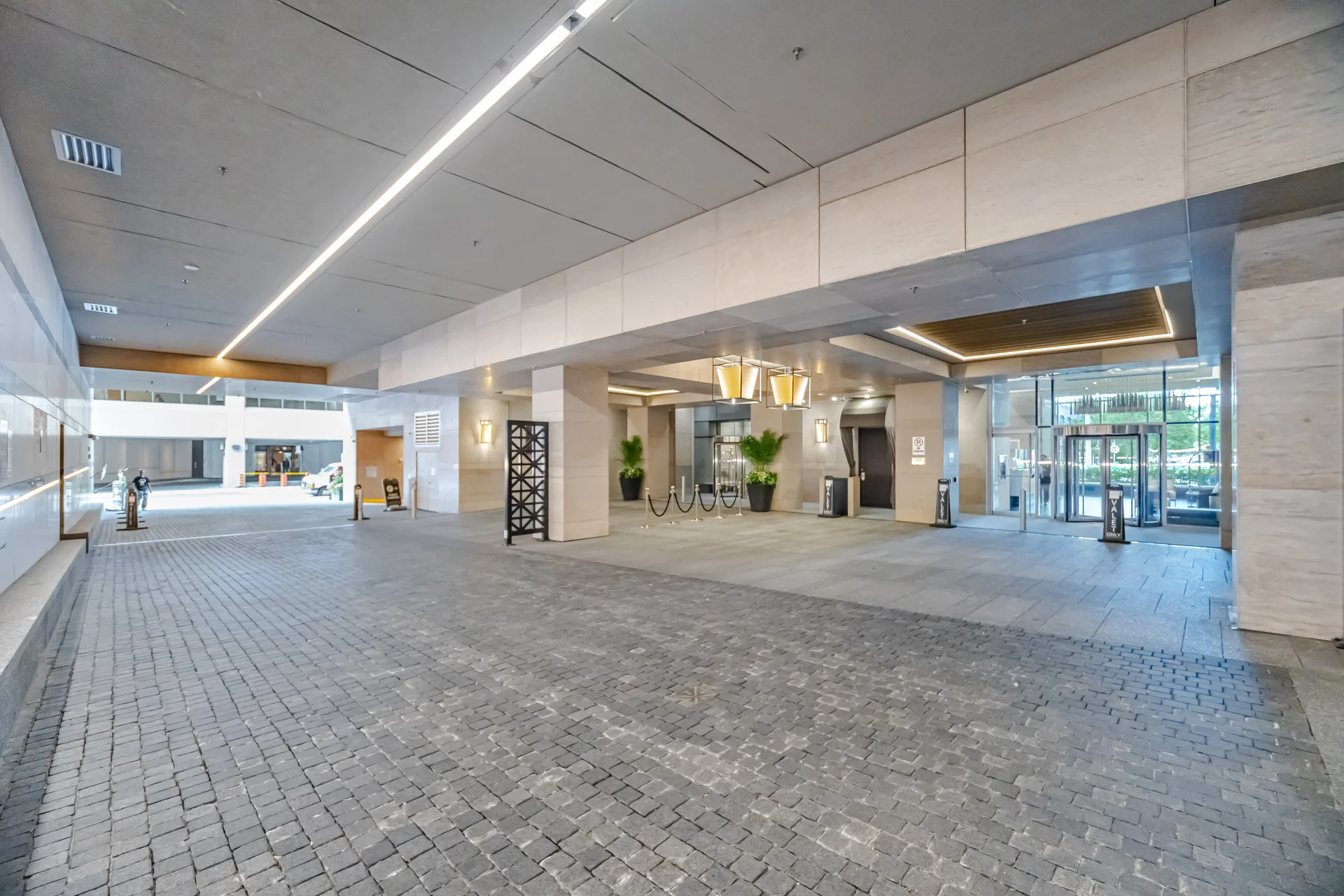 #1806-188 Cumberland Street, Toronto - photo 3