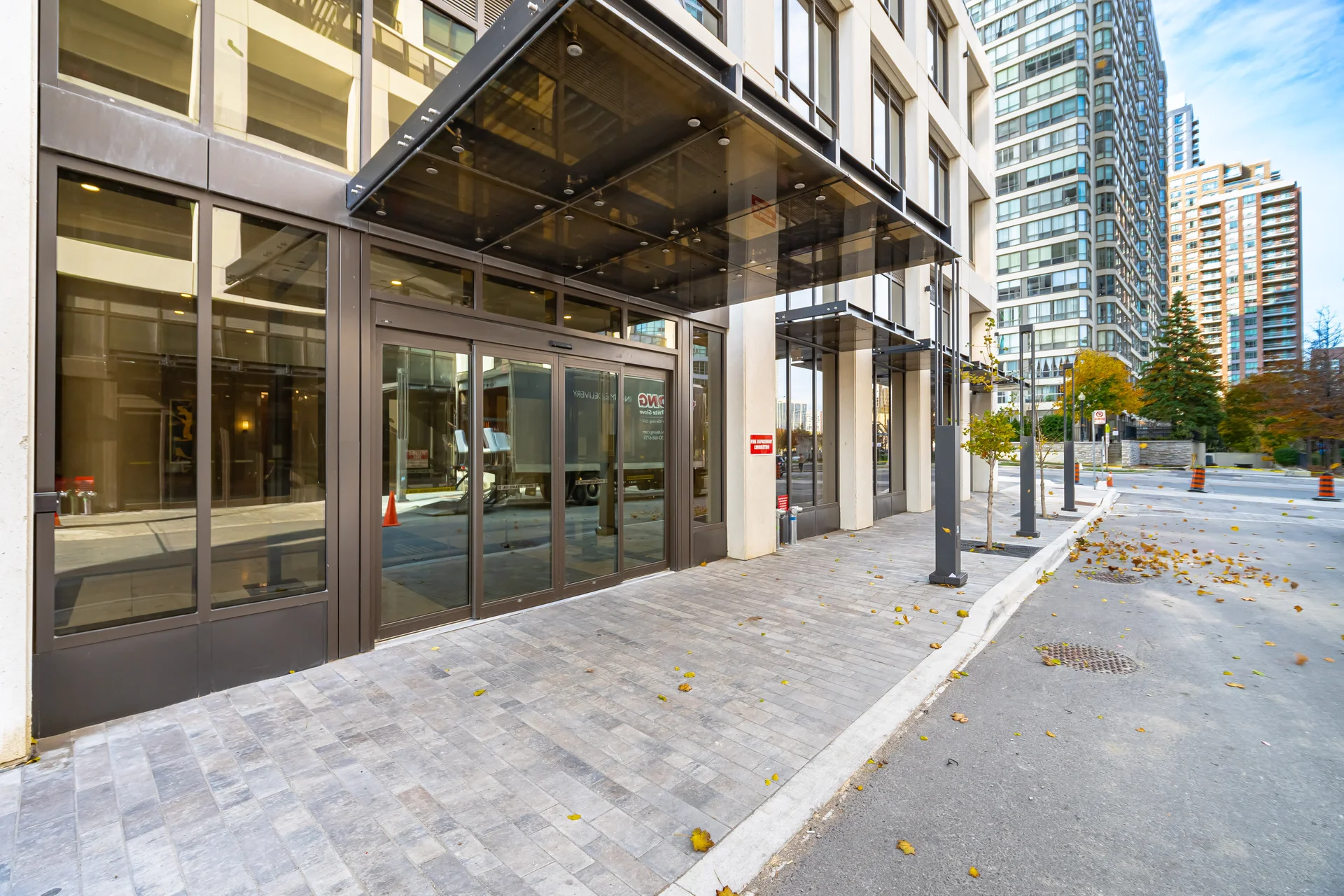 #3701-36 Elm Drive West, Mississauga - photo 2