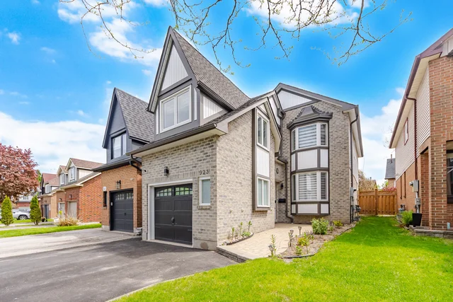 923 Redbird Crescent, Pickering - photo 8