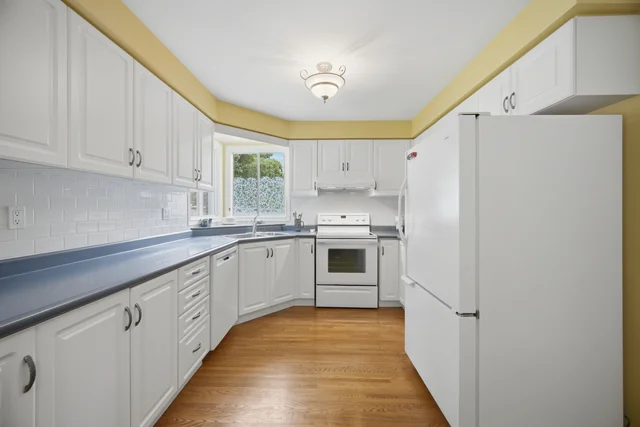 27 Norma Crescent, Ancaster - photo 20