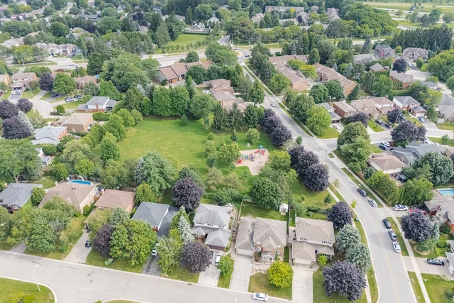 27 Norma Crescent, Ancaster - photo 72