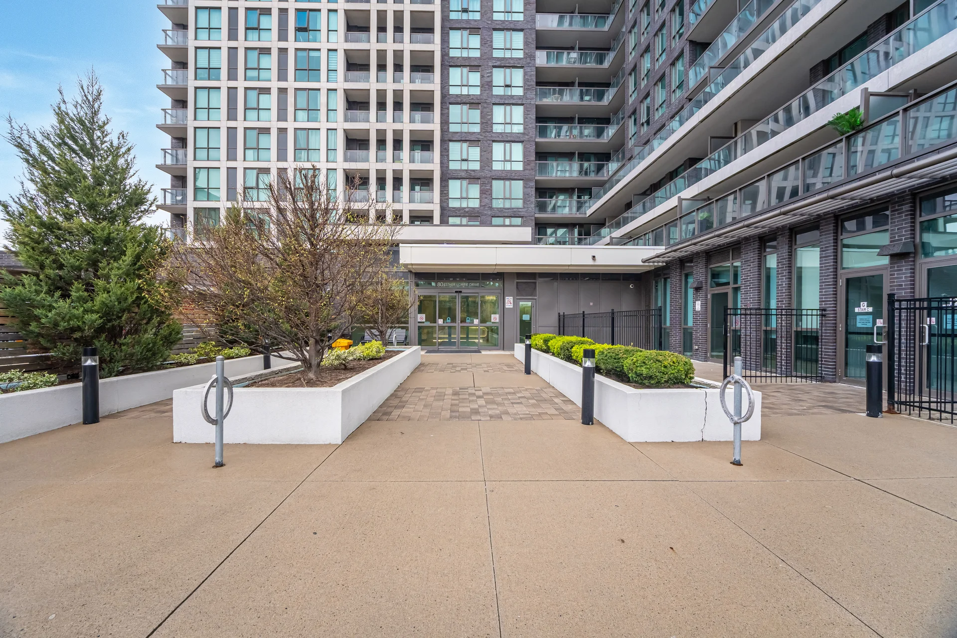 #312-80 Esther Lorrie Drive, Etobicoke - photo 2