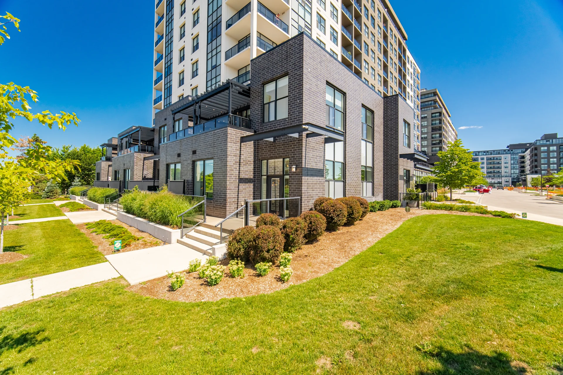 #103-1878 Gordon Street, Guelph - photo 2