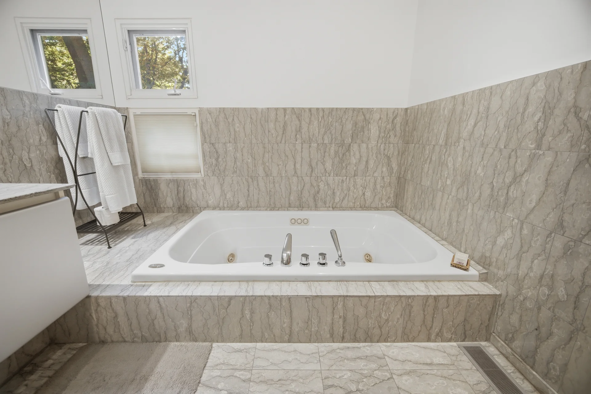 9 Saguenay Avenue, Toronto - photo 40