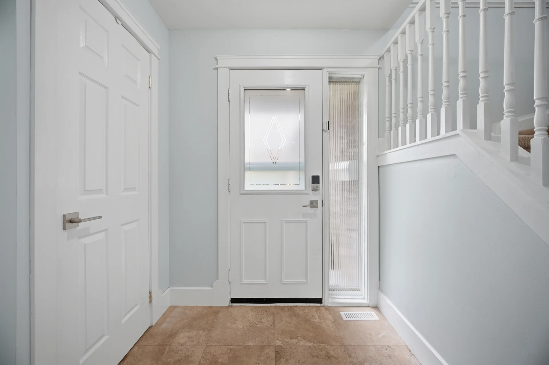 1527 Forestdale Court, Oakville - photo 7