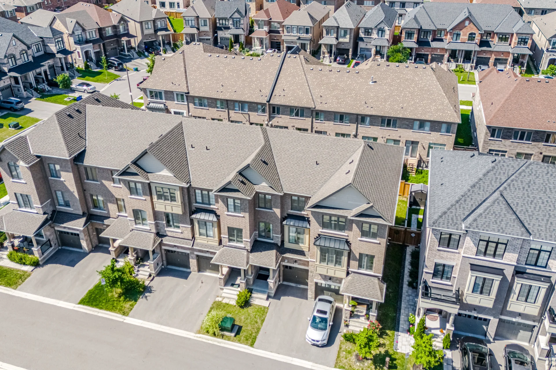 38 Hallmark Way, Whitby - photo 3