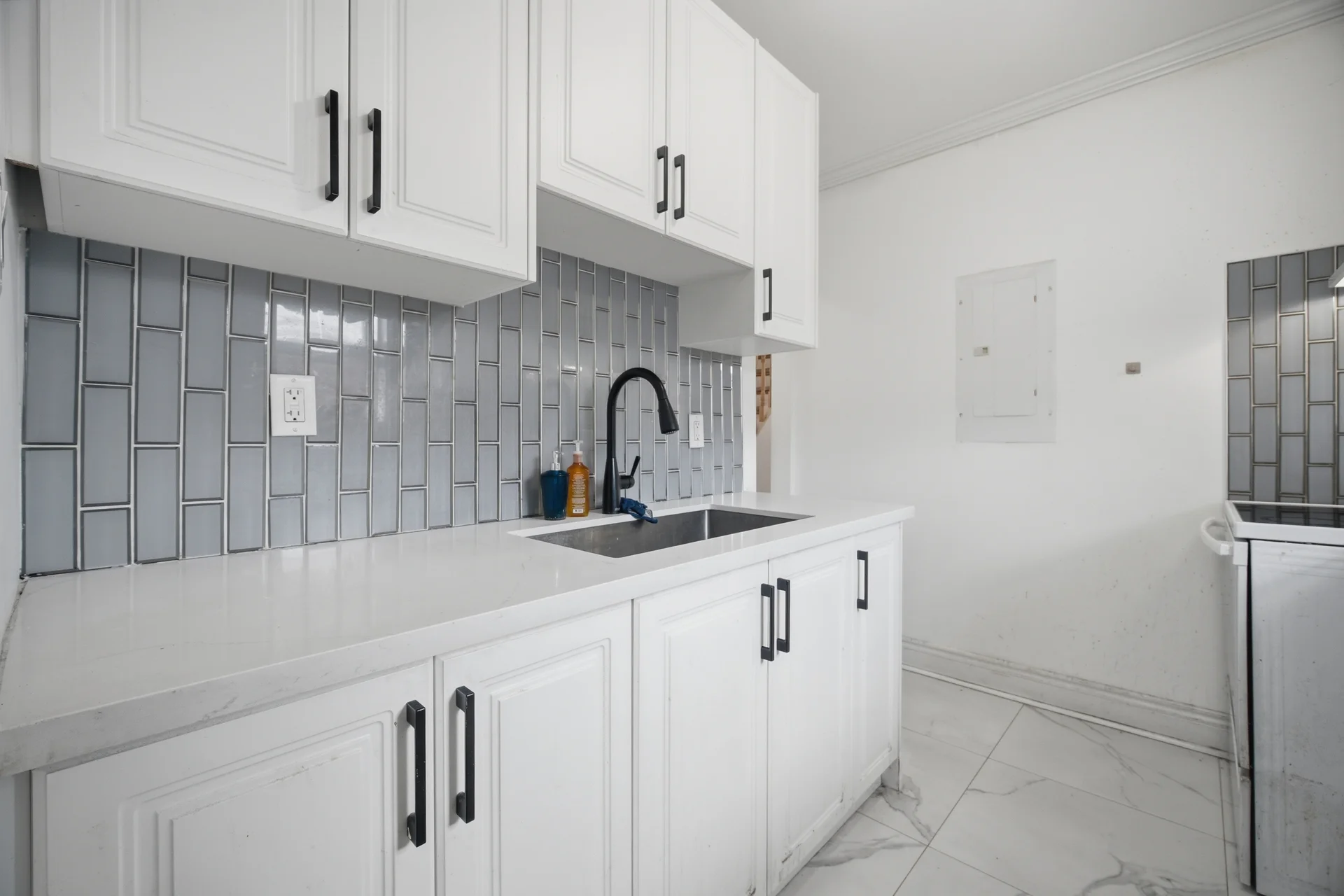3331 Dundas Street West, Toronto - photo 9