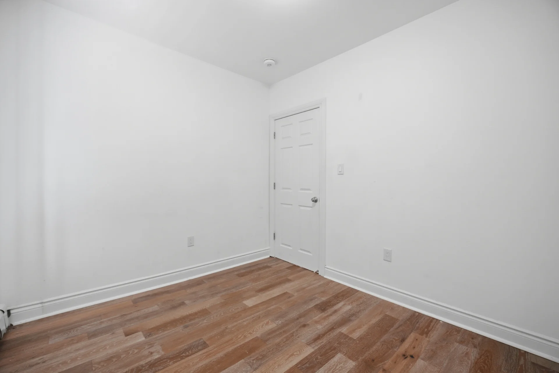 3331 Dundas Street West, Toronto - photo 17