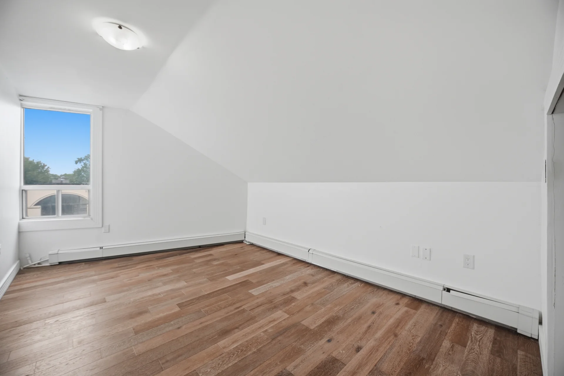 3331 Dundas Street West, Toronto - photo 20