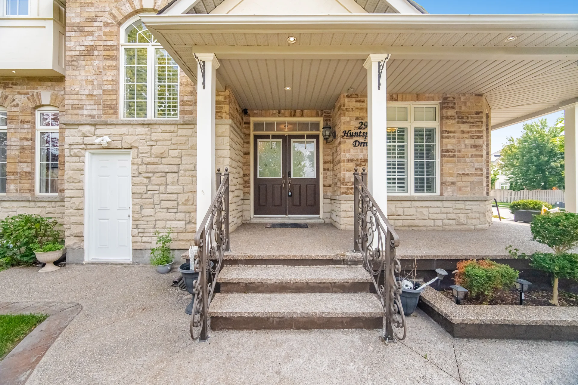 29 Huntspoint Drive, Brampton - photo 5