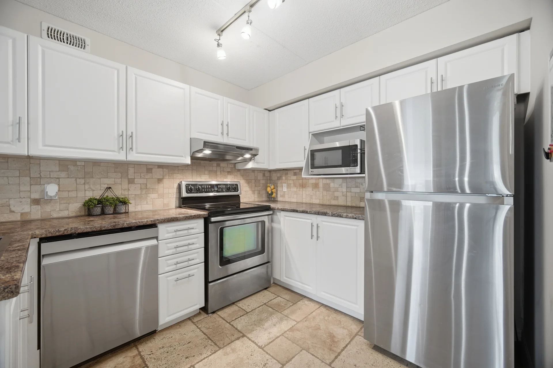 #207-2020 Cleaver Avenue, Burlington - photo 10