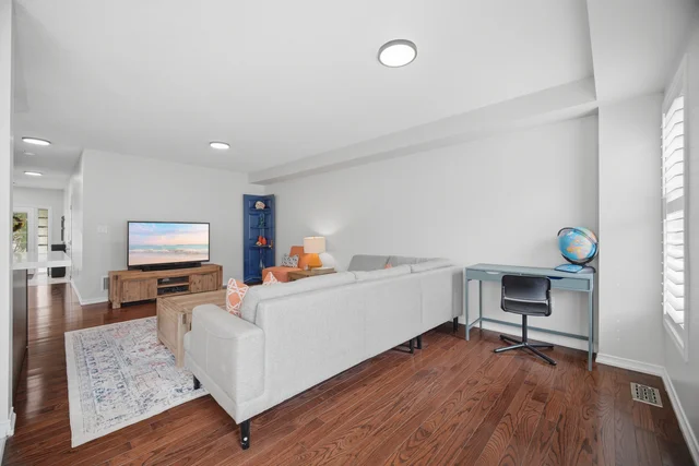 4212 Prudham Avenue, Burlington - photo 11