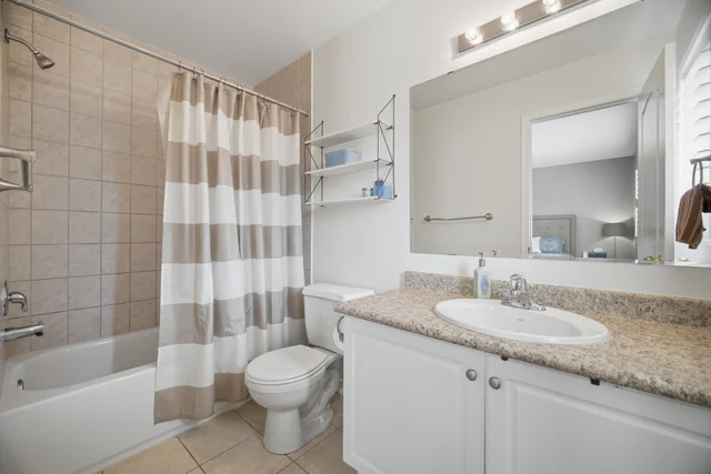 4212 Prudham Avenue, Burlington - photo 32