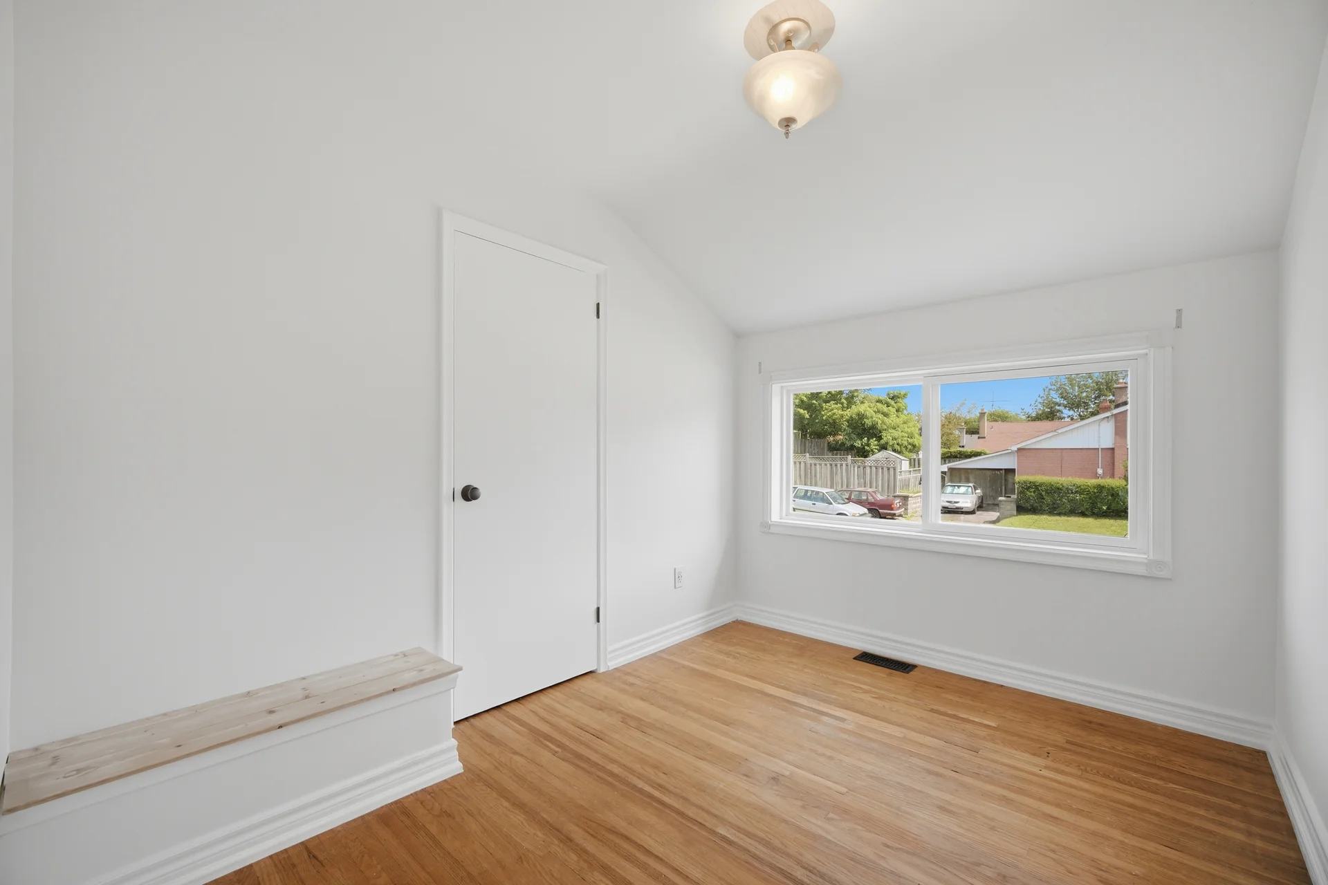 3673518