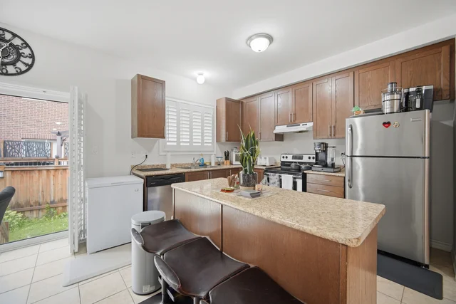 25 Yately Street, Brampton - photo 16