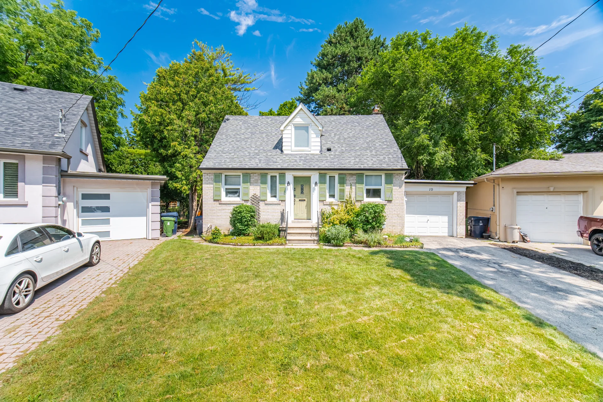 10 Elmview Court, Etobicoke - photo 2