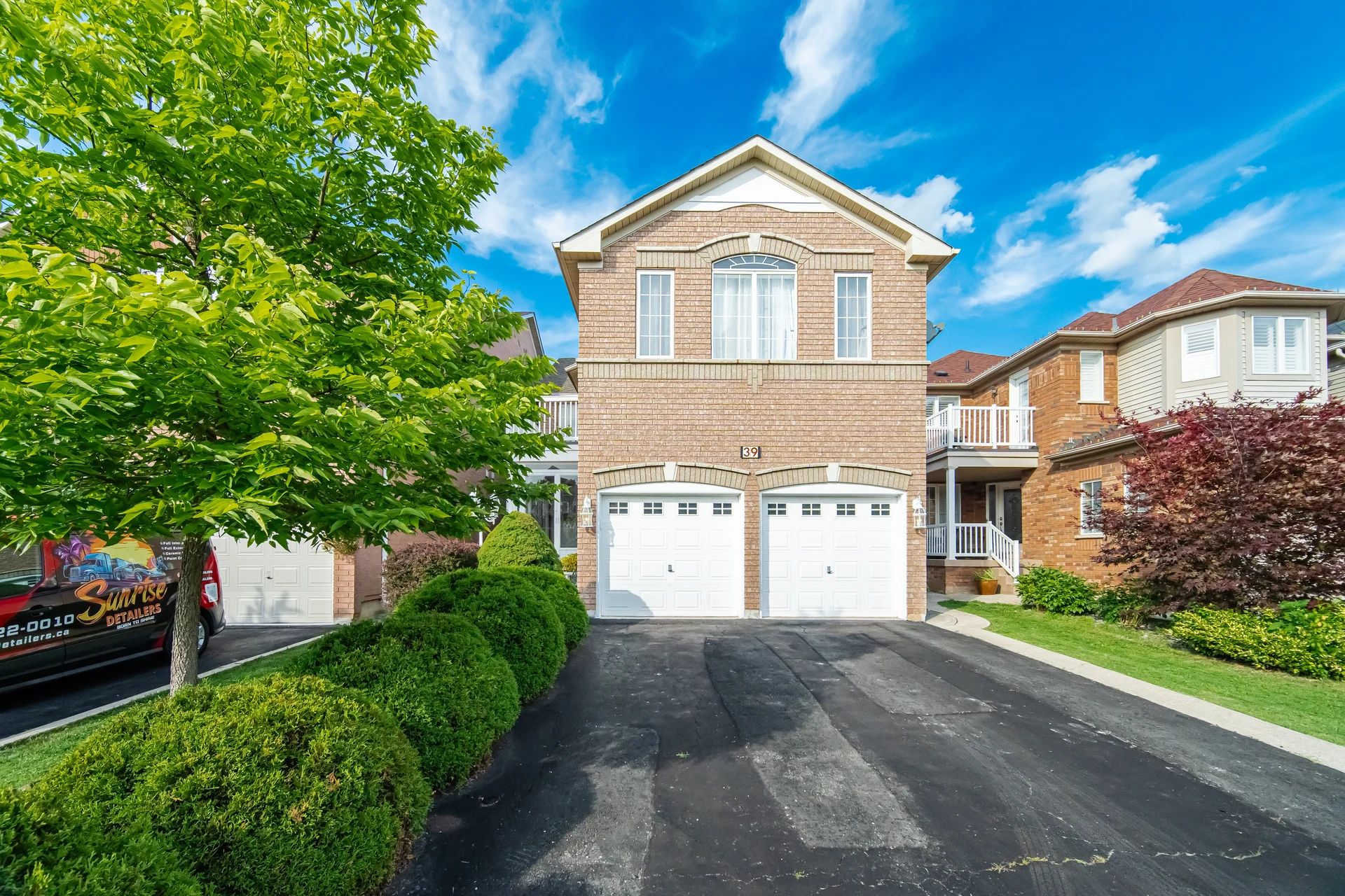 39 Legend Lane, Brampton - photo 2