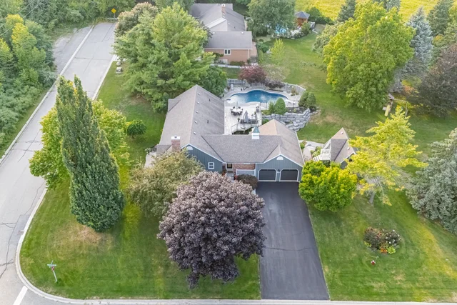 38 West Village Drive, Caledon - photo 4