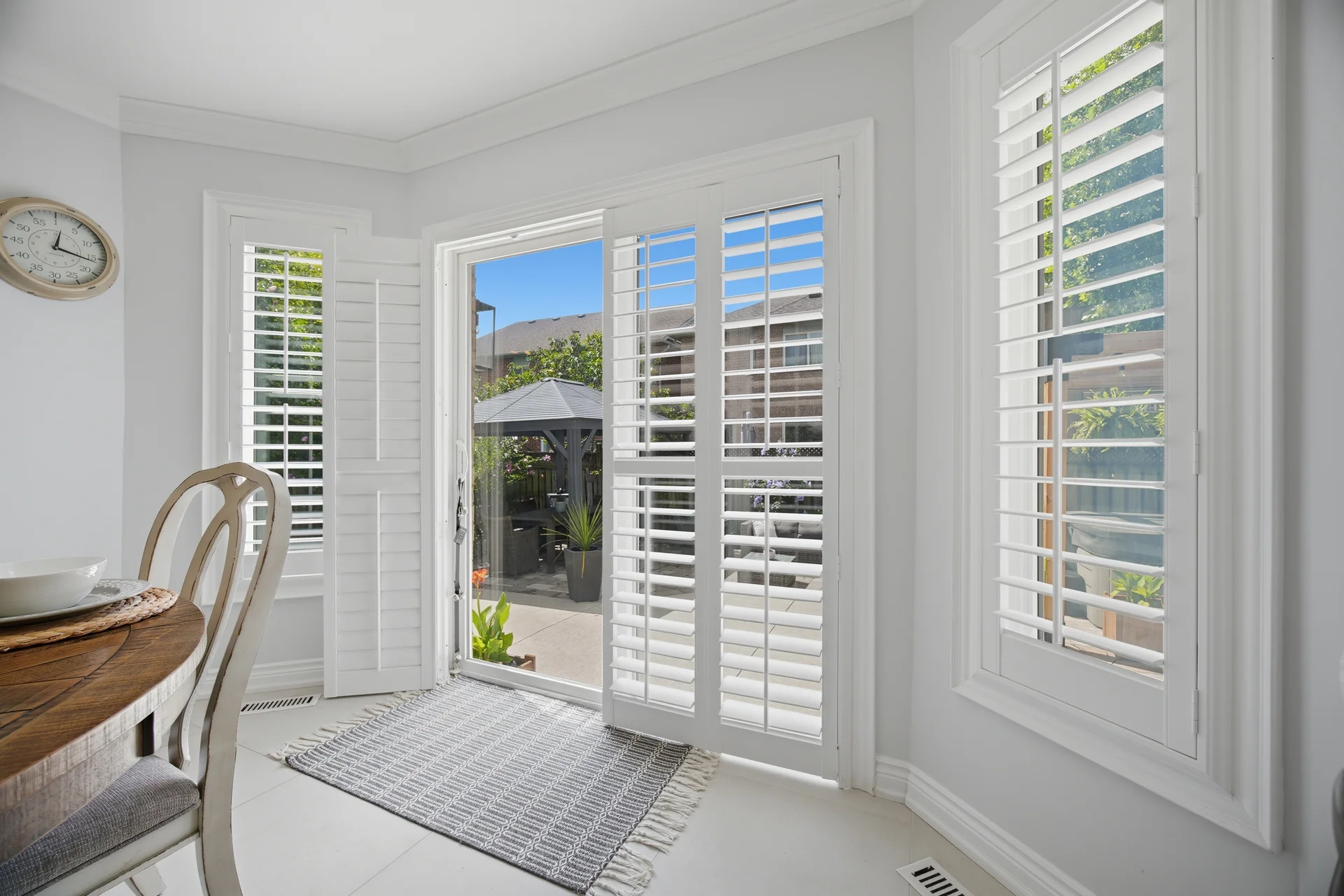 3678223