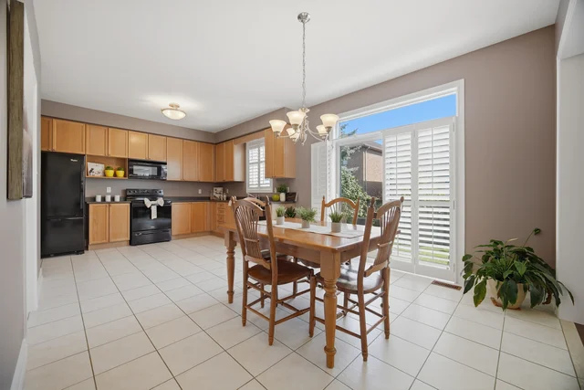 2215 Lapsley Crescent, Oakville - photo 25