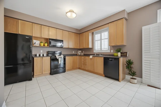 2215 Lapsley Crescent, Oakville - photo 26