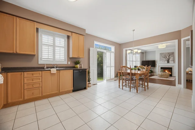 2215 Lapsley Crescent, Oakville - photo 27