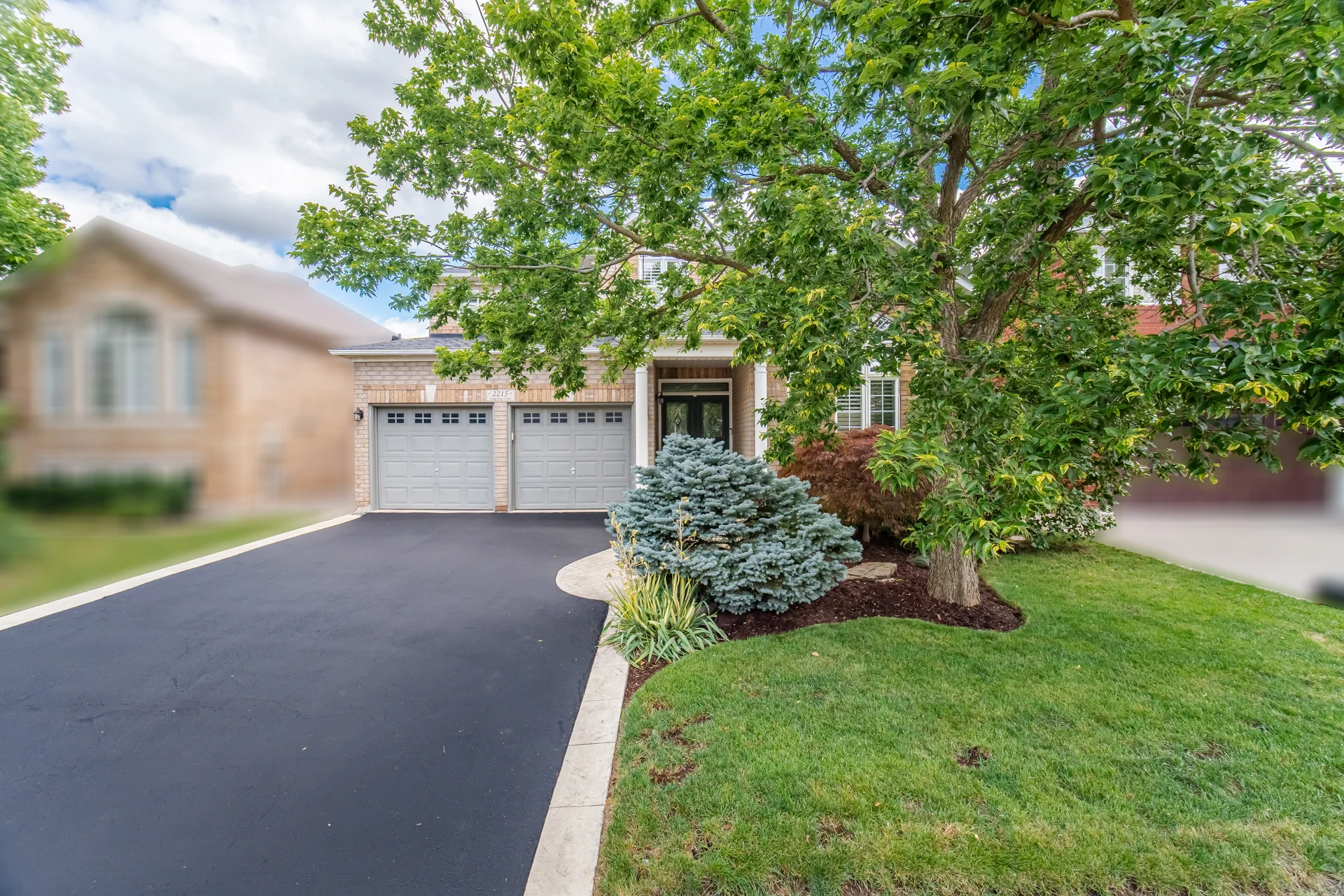 2215 Lapsley Crescent, Oakville - photo 2