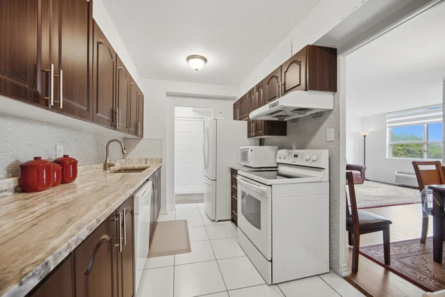 #406-2825 Islington Avenue, Woodbridge - photo 18
