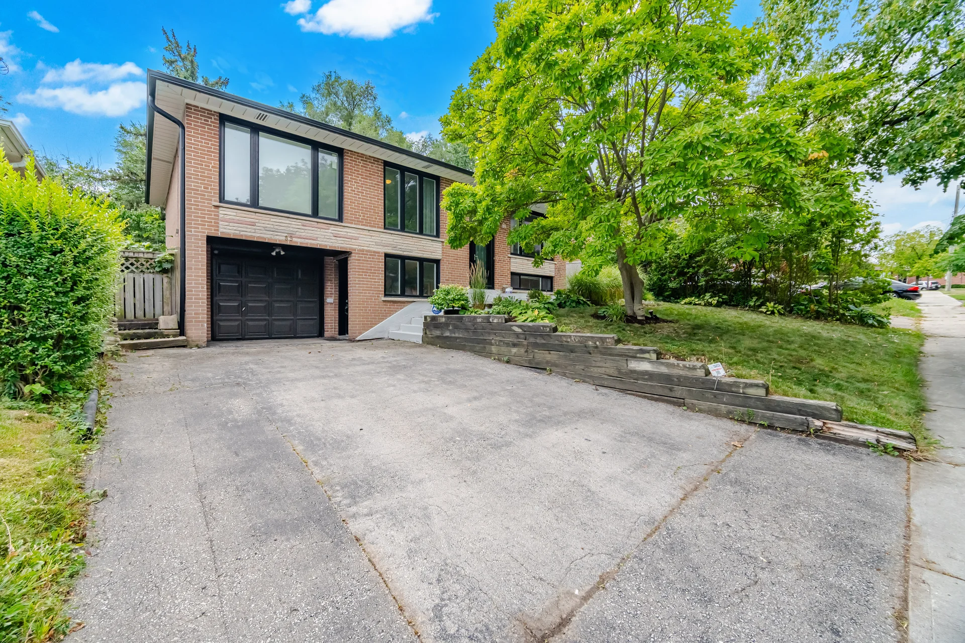 89 Alhart Drive, Etobicoke - photo 2