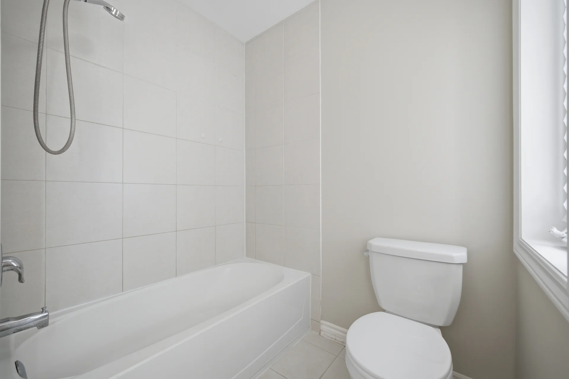 6 Hutton Cres, Angus - photo 37