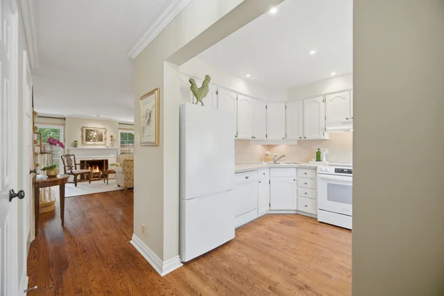 #8-2390 Woodward Avenue, Burlington - photo 9