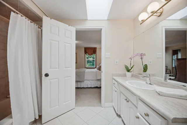#8-2390 Woodward Avenue, Burlington - photo 32