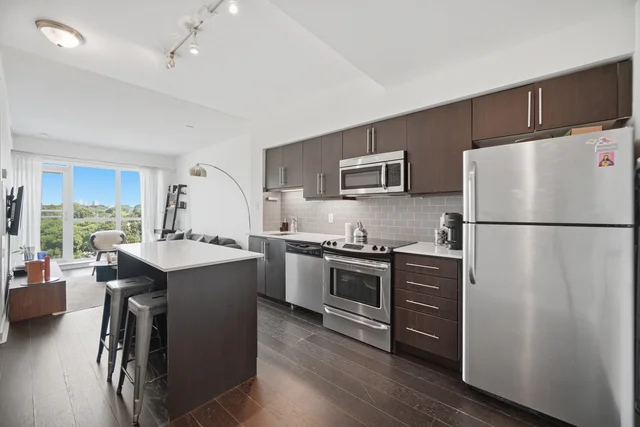 #608-1169 Queen Street West, Toronto - photo 7