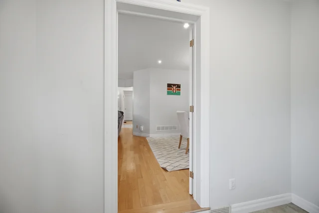 96 Wallasey Avenue, North York - photo 7
