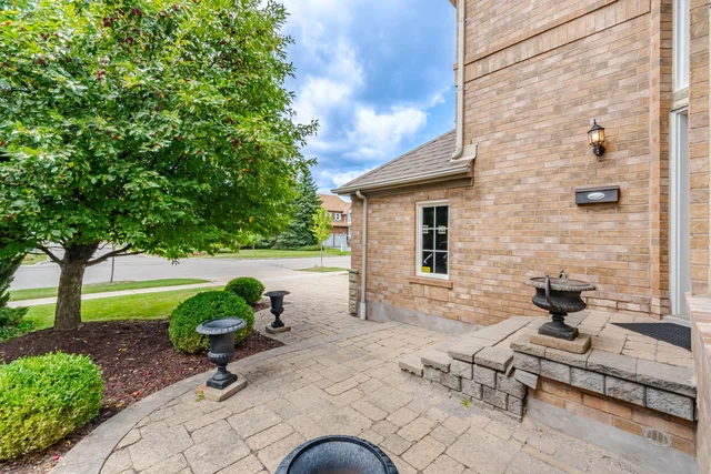 5911 Greensboro Drive, Mississauga - photo 9