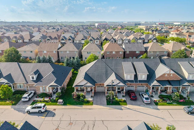 12 Muzzo Drive, Brampton - photo 3