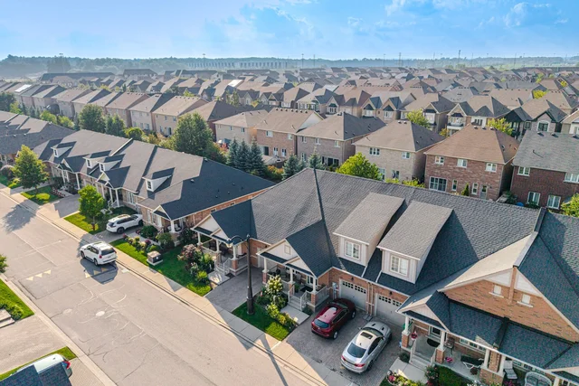 12 Muzzo Drive, Brampton - photo 5